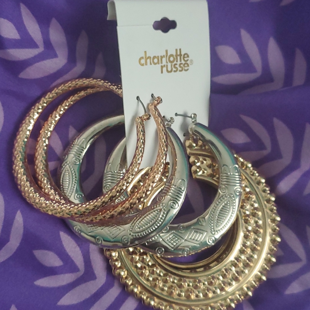 Earrings 5$